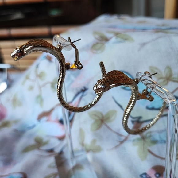 Cobra Snake Venomous Oversized Gold Tone Pierced Statement Earrings Oddities EUC - Picture 4 of 12